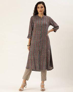 women herringbone straight kurta with insert side pocket