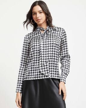 women houndstooth regular fit top with tie-up