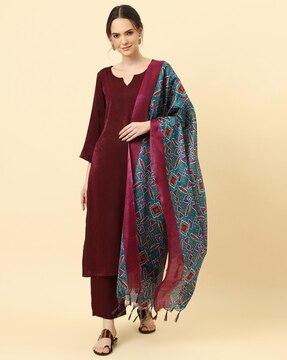 women ikat print dupatta with tassels