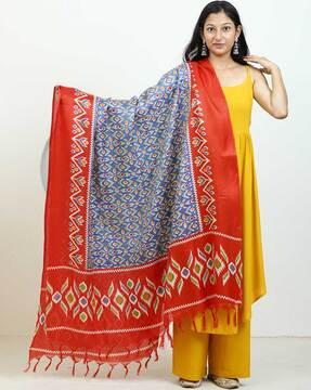 women ikat print dupatta with tassels