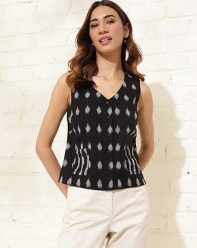 women ikat print fitted top