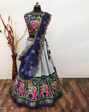 women ikat print flared lehenga choli set with dupatta