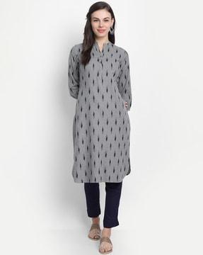 women ikat print straight kurta