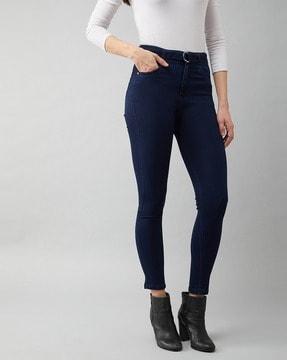 women jeans with 5-pocket styling