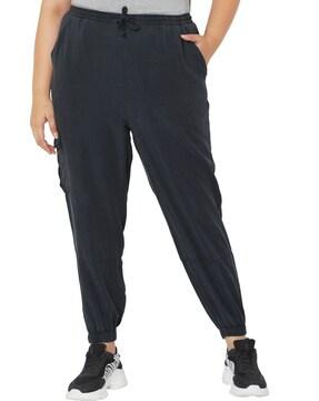 women joggers with insert pockets