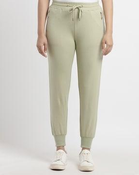 women joggers with insert pockets