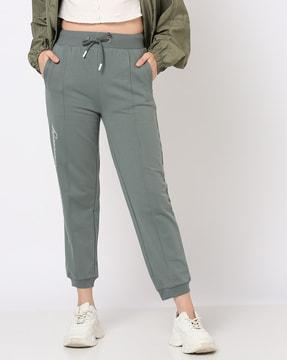 women joggers with insert pockets