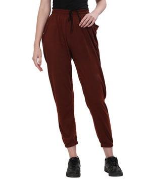 women joggers with insert pockets