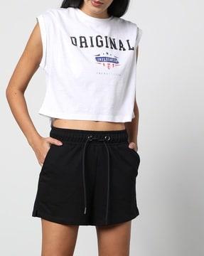 women knit shorts with insert pockets