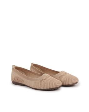 women knitted regular fit slip-on with round shape