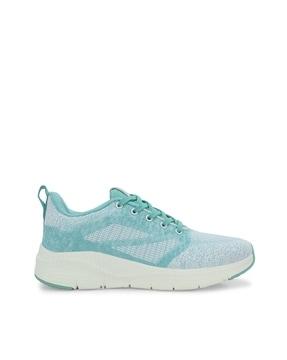women knitted running sports shoes