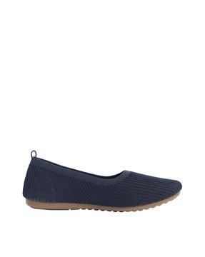 women knitted slip-on ballerinas