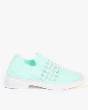 women knitted slip-on shoes