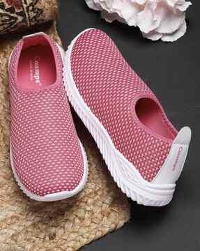 women knitted slip-on shoes