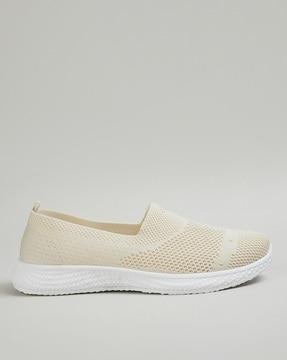 women knitted slip-on shoes