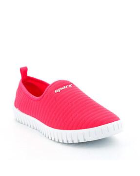 women knitted slip-on shoes