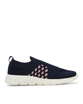 women knitted walking shoes