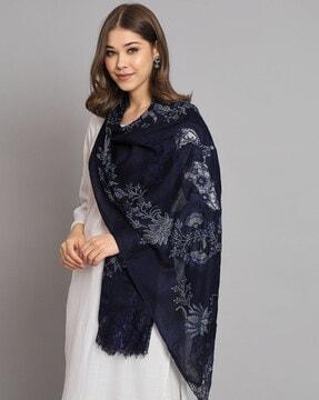 women lace shawl