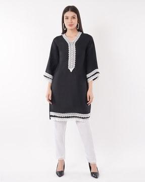 women lace straight kurta & pants set