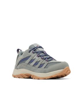 women lace-up outdoor shoes