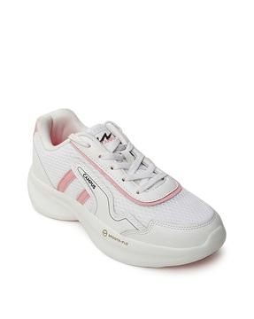 women lace-up sports shoes