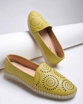 women laser-cut round-toe loafers