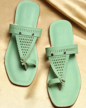 women laser-cut toe-ring sandals