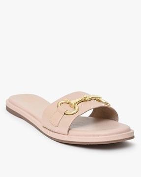 women later leather flat sandals