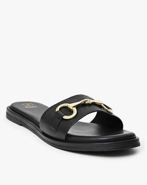 women later leather flat sandals