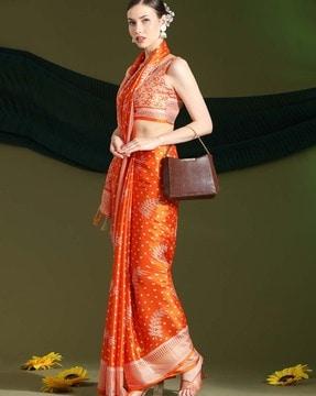 women leaf pattern saree with contrast border