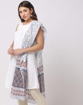 women leaf print dupatta