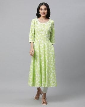 women leaf print regular fit flared kurta