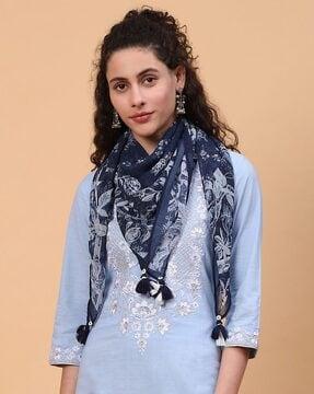 women leaf print scarf with tassels