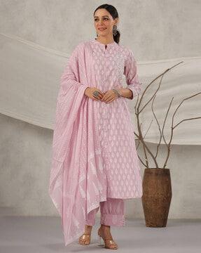 women leaf print straight kurta with pants & dupatta