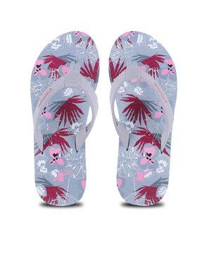 women leaf print thong-strap flip-flops