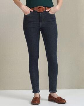 women lightly washed skinny fit jeans