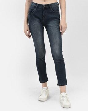 women lightly washed skinny fit jeans