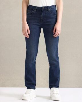 women lightly washed slim fit jeans