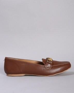 women loafers with chain accent