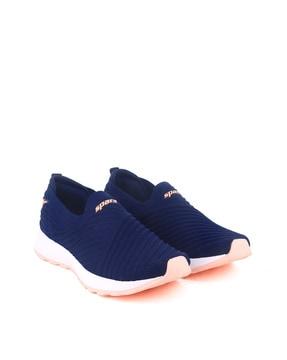 women logo print knitted sports shoes with round shape toes