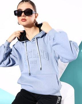 women loose fir hoodie with kangaroo-pocket