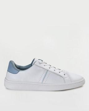 women low-top lace-up shoes