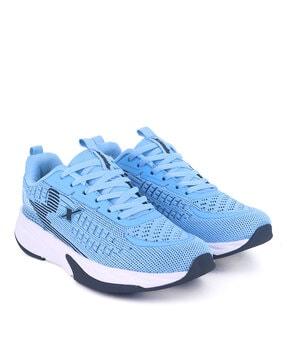 women low-top lace-up walking shoes