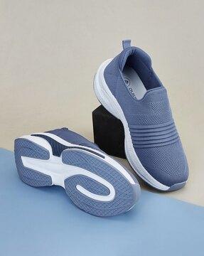 women low-top slip-on running shoes