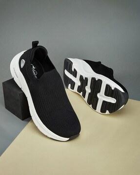 women low-top slip-on running shoes