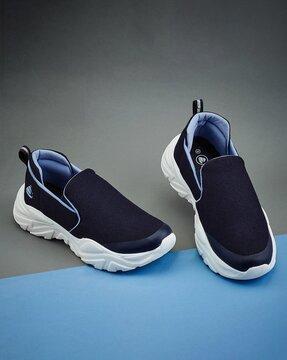 women low-top slip-on running shoes