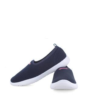 women low-top slip-on shoes