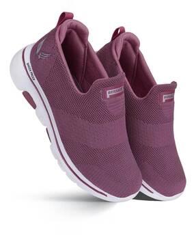 women low-top walking shoes