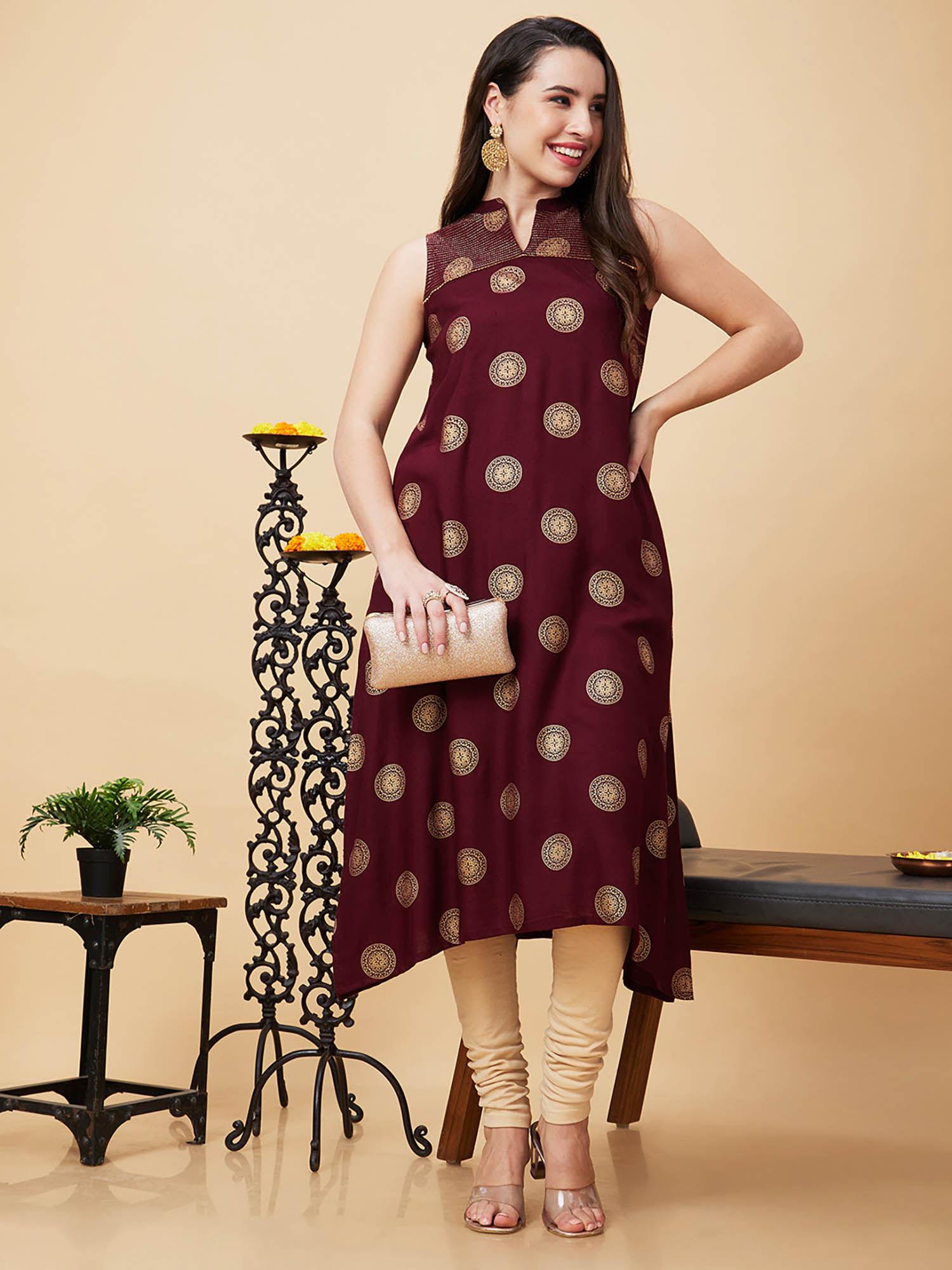 women maroon mandarin collar sleeveless a-line kurta with pockets