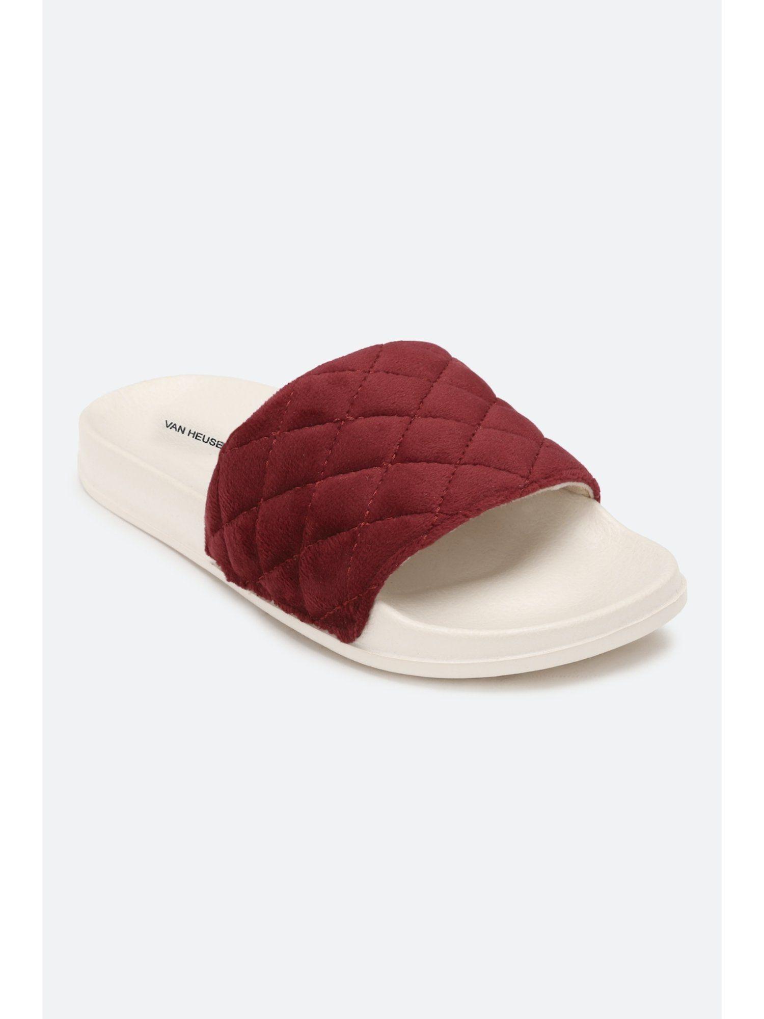 women maroon sliders